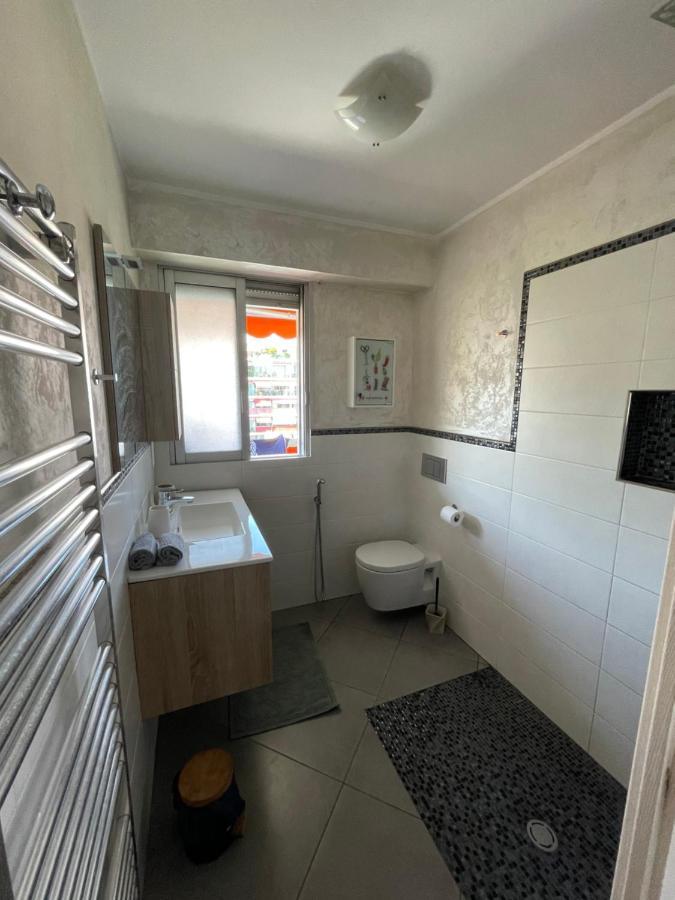 Superbe 2 Pièces Appartement à 5min de la Mer Free WIFI et PARKING Nice Exterior foto